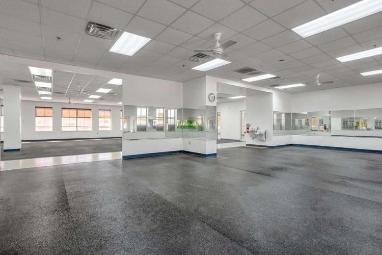 1100 N Classen Dr-Office/Retail space for lease, Oklahoma City, Ok - interior photo- large space-mirror room-2nd view