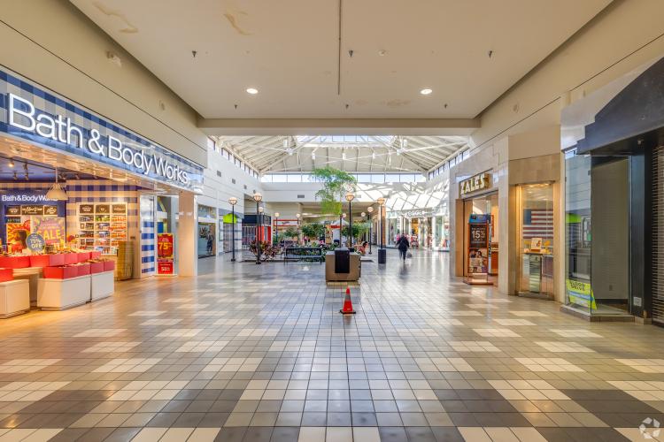 Shawnee Mall for lease, Shawnee, OK interior photo