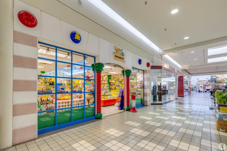 Shawnee Mall for lease, Shawnee, OK interior photo