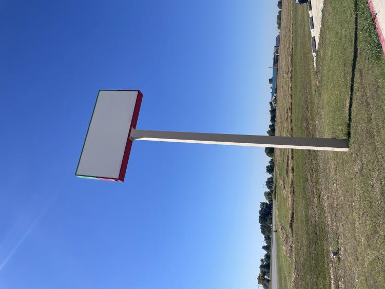 freestanding retail building for sublease Minco, OK pylon