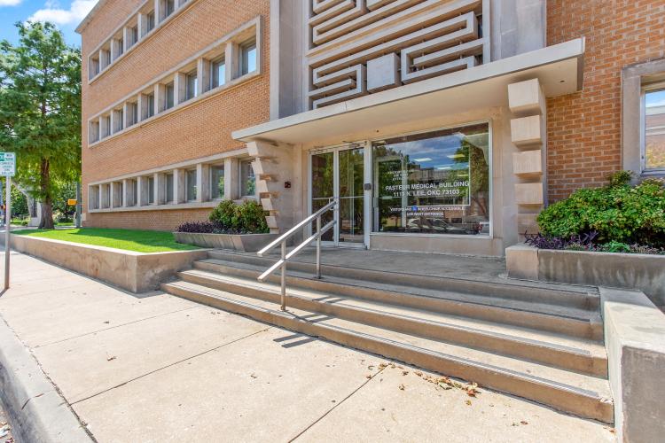 Pasteur Building 1111 N Lee, Oklahoma City office space for lease - exterior photo-entrance