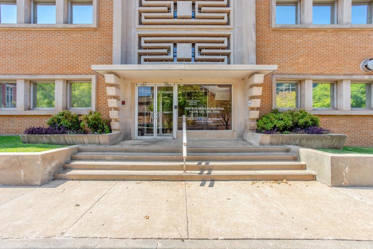 Pasteur Building 1111 N Lee, Oklahoma City office space for lease - exterior photo-entrance