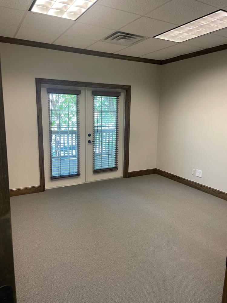 21 Atlanta Place - For Lease - Office