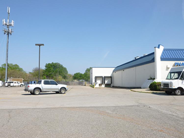 Former Homeland - 122nd & N May retail space for lease Oklahoma City, Ok exterior photo