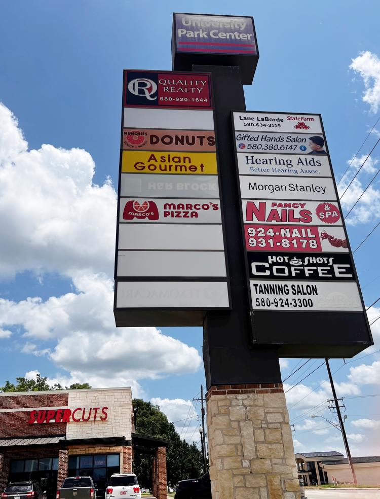 retail space for lease Durant, OK pylon