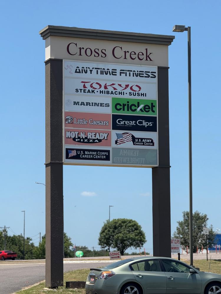 retail space for lease strip center Durant, OK pylon