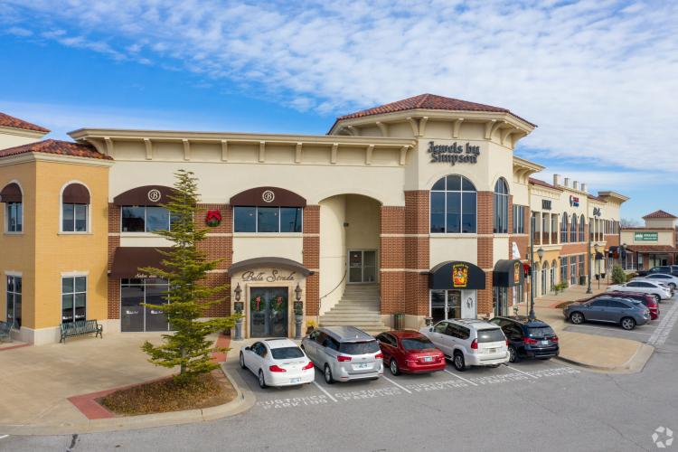 Shoppes on Broadway retail for lease Edmond, Ok exterior photo