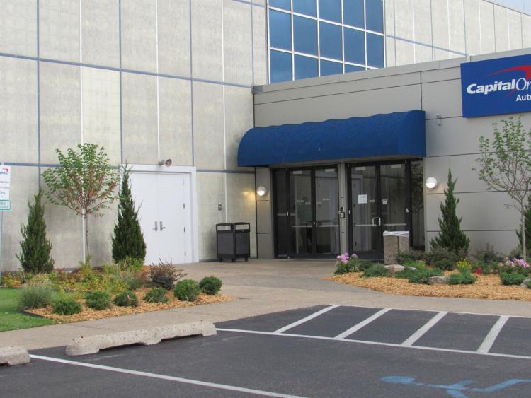 Verizon Cherokee Campus Office Space For Lease - Exterior Entry