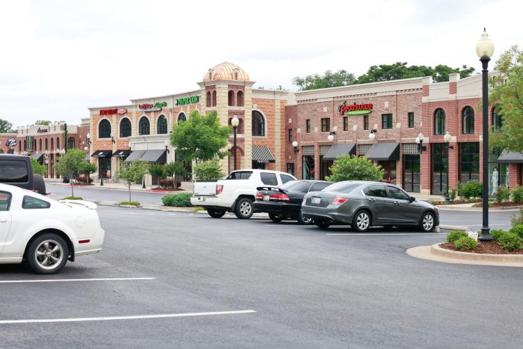 Spring Creek Village retail space for lease Edmond, OK exterior photo7