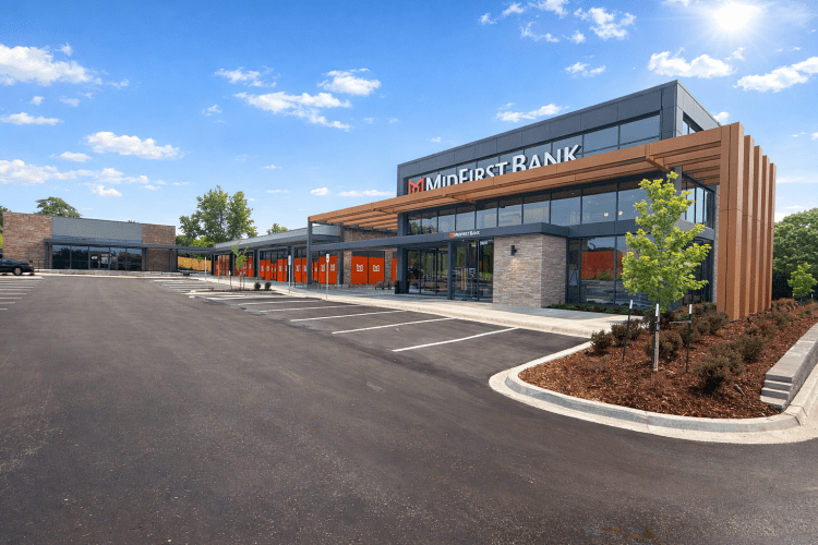 retail space for lease East Edmond, OK exterior photo