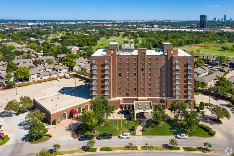 Waterford Hotel Restaurant for lease Oklahoma City, Ok exterior photo