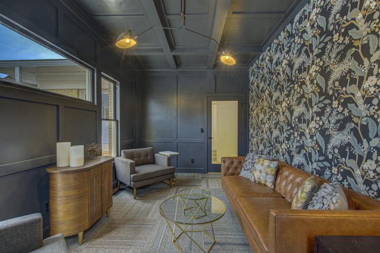 office executive suite for lease, Oklahoma City, OK 2nd floor meeting room