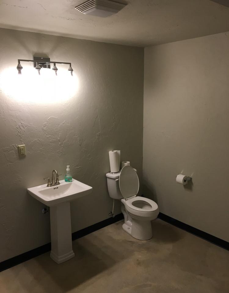 industrial building for lease Guthrie, OK interior photo