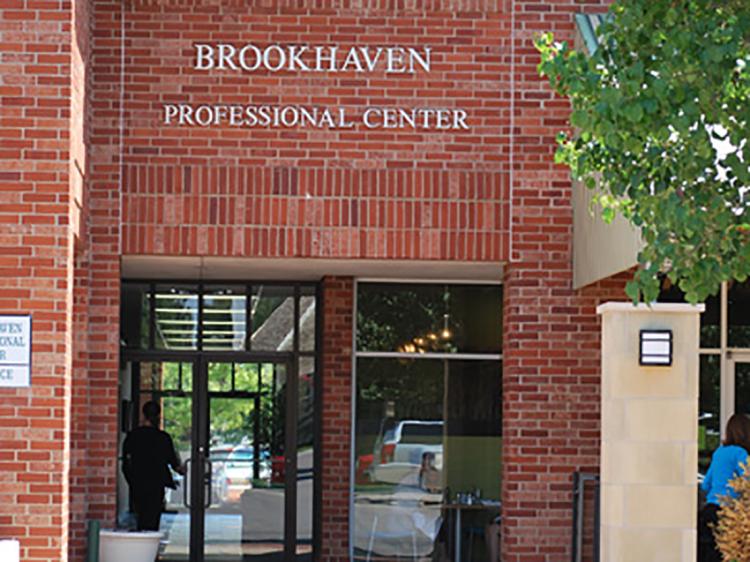 Brookhaven Village retail space for lease exterior in Norman, OK