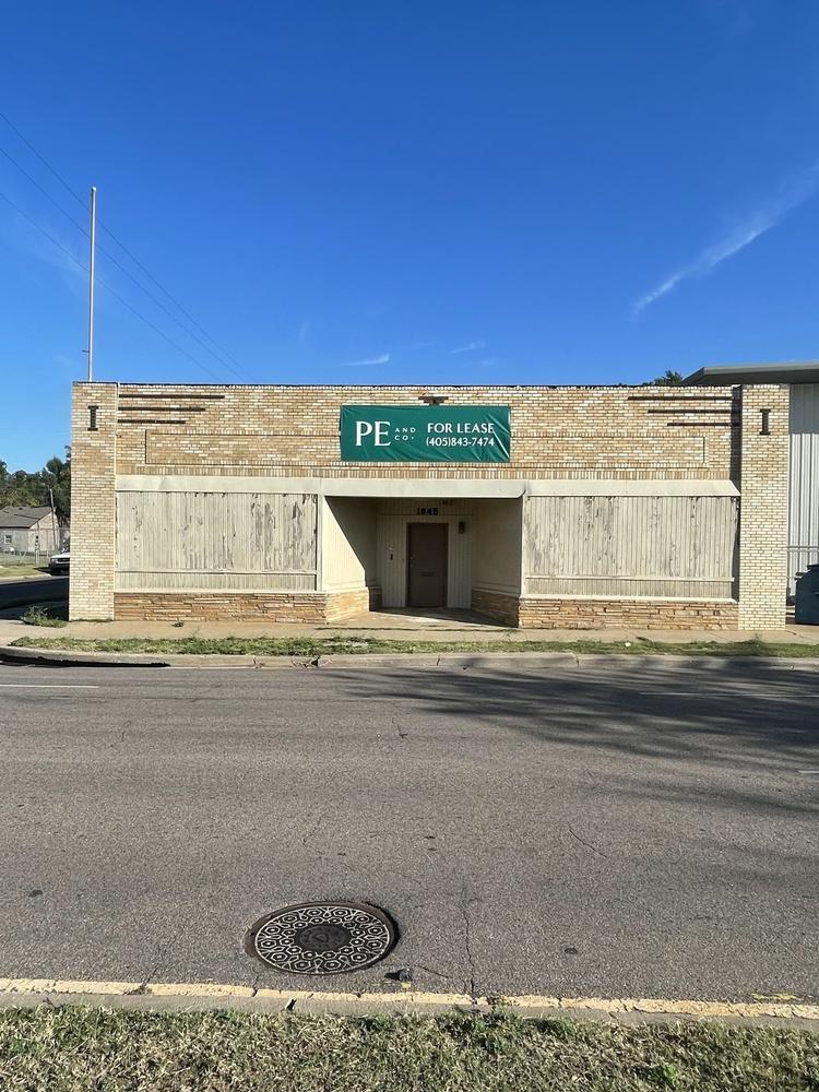 retail/office building for lease midtown Oklahoma city, OK exterior photo