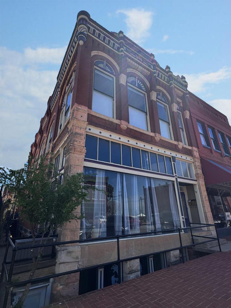 commercial/retail space for lease, Guthrie, OK exterior photo