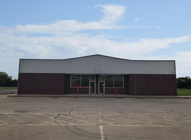freestanding for sublease building Haskell, Oklahoma front of building