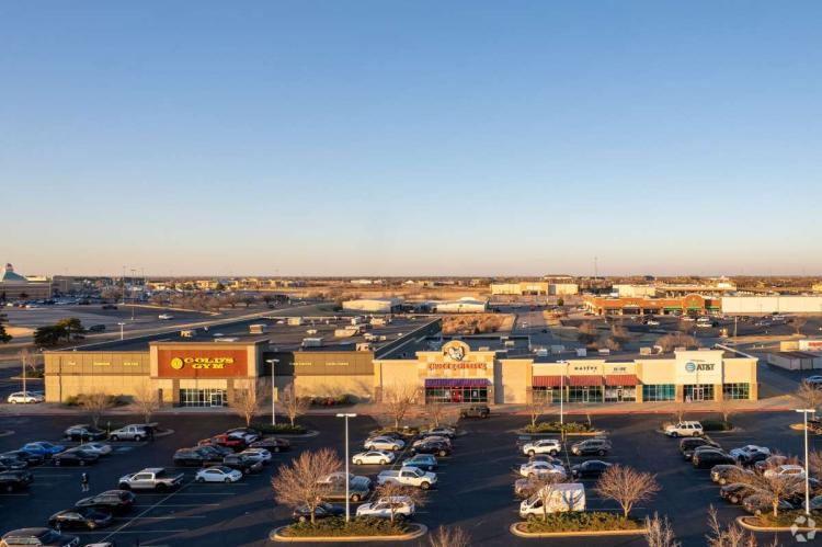 retail space for lease North Oklahoma City, OK exterior photo2