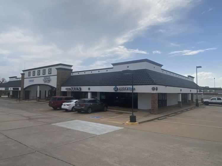 Boulevard Square retail space for lease Edmond, OK exterior photo2