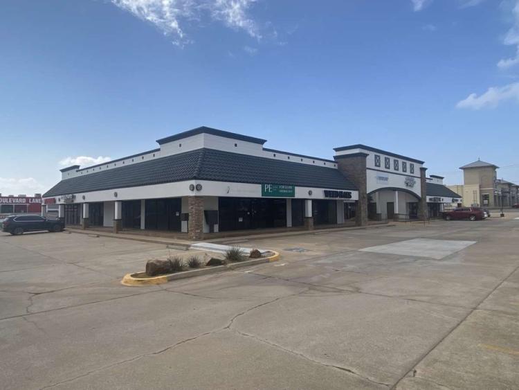 Boulevard Square retail space for lease Edmond, OK exterior photo5