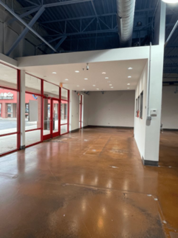 retail space for lease east Norman, Ok interior photo2