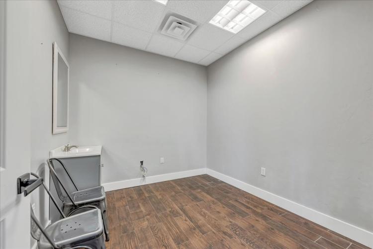 office, retail or medical building for lease, Guthrie, Ok