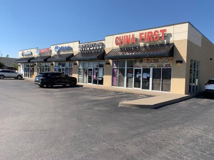 retail space for lease Warr Acres, Ok exterior photo