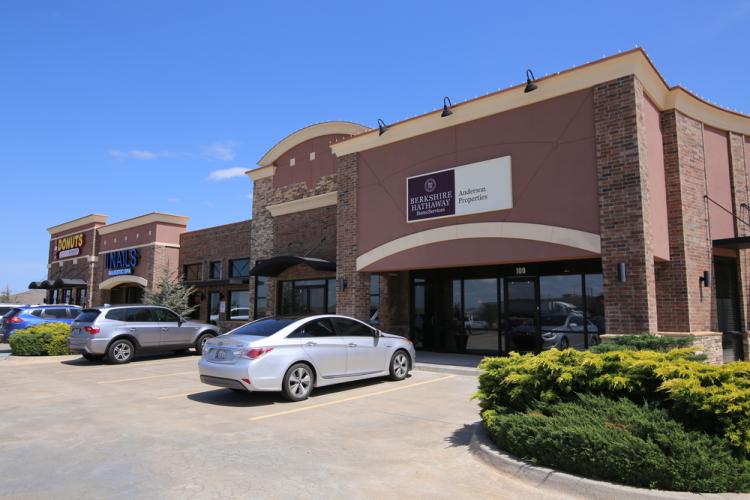 Colony Pointe Plaza retail space for lease in Piedmont (OKC Metro) exterior photo