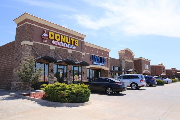 Colony Pointe Plaza retail space for lease in Piedmont (OKC Metro) exterior photo