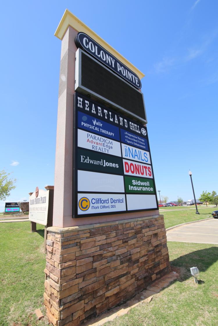Colony Pointe Plaza retail space for lease in Piedmont (OKC Metro) exterior monument