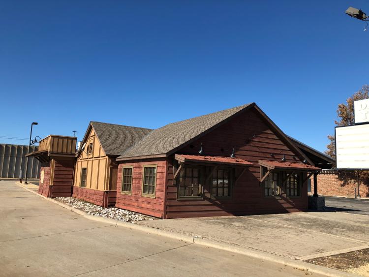 former Rib Crib restaurant for retail lease - Oklahoma City, OK exterior photo
