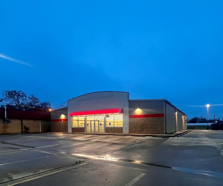 freestanding building for sublease Hugo, OK exterior photo