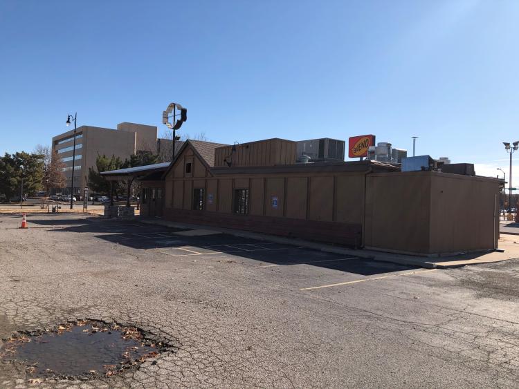 former Rib Crib restaurant for retail lease - Oklahoma City, OK exterior photo