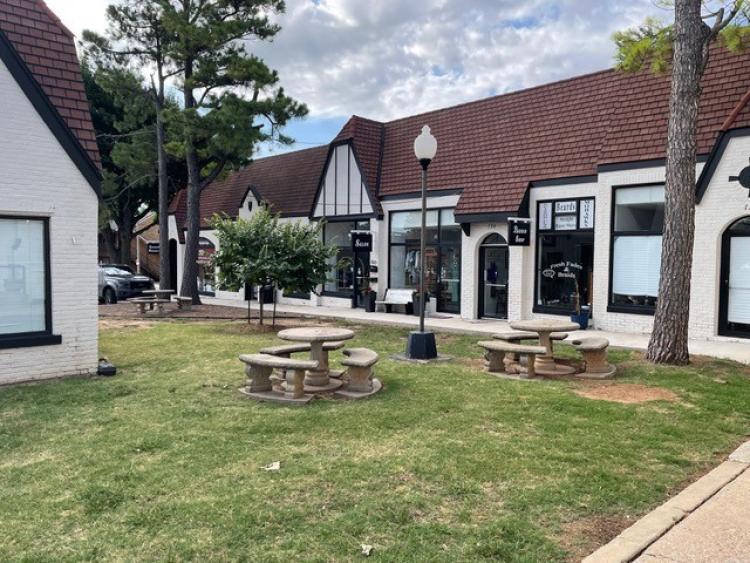 Culbertson Plaza retail space for lease Oklahoma City, OK exterior photo