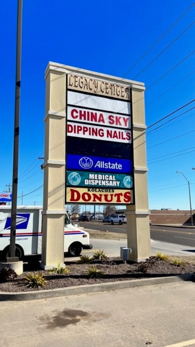 Legacy Center retail space for lease Midwest City, Ok exterior pylon