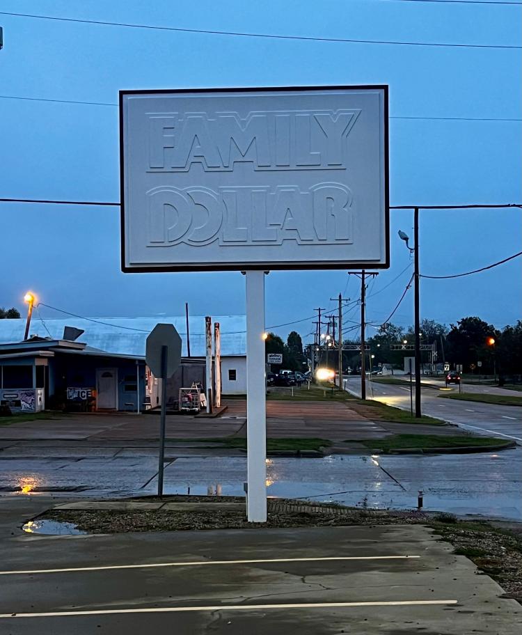 freestanding building for sublease Hugo, OK pylon