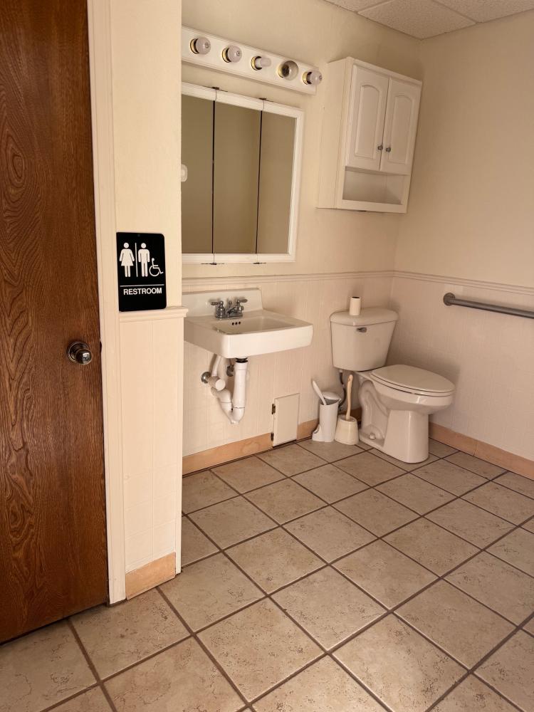 restroom-suite 48.jpg