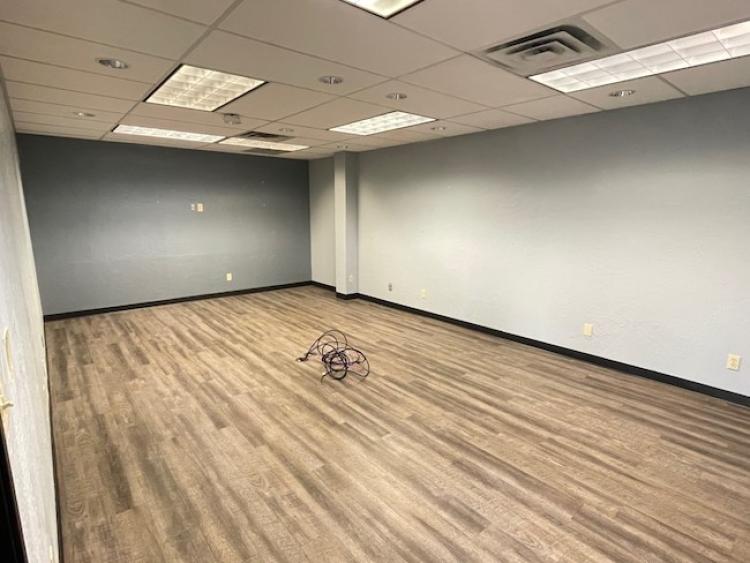 4300 Charter Avenue interior