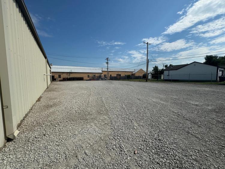 Industrial For Sale - 1711 N Sheridan