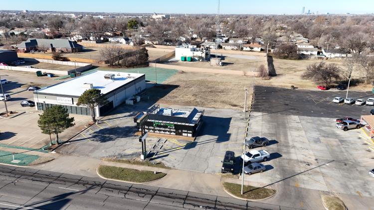 retail freestanding building for sale Midwest City, Ok exterior photo
