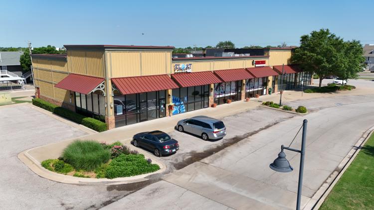 retail strip center property for sale Edmond, OK exterior photo