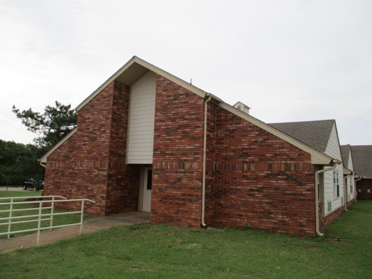 Former Specialty Hospital - for sale Edmond, OK exterior photo5