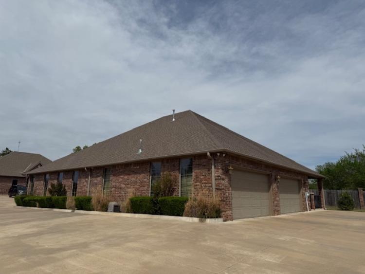 NE Oklahoma City, OK building for sale exterior photo