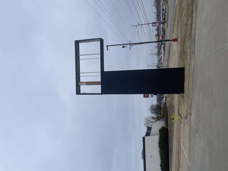 freestanding retail building for sale, tulsa, Ok pylon photo