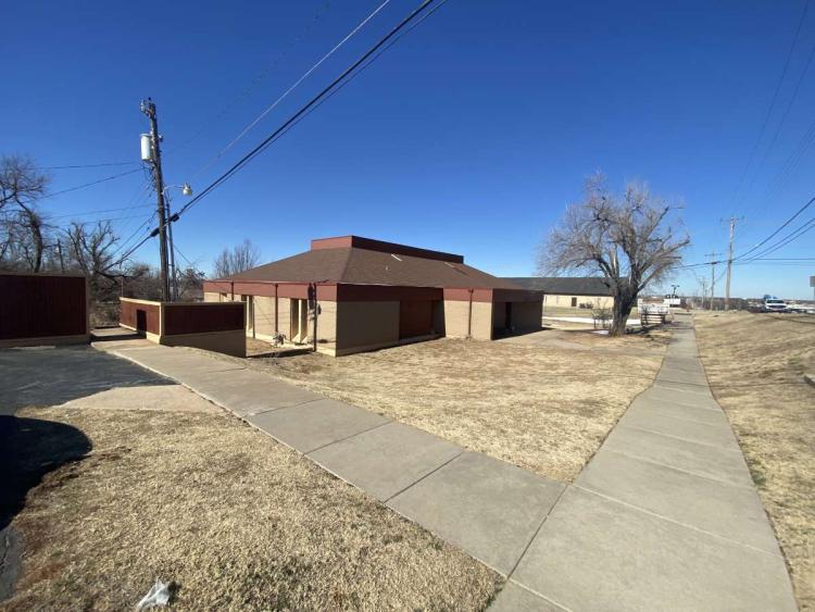 Office building for sale NE Oklahoma City, OK exterior photo