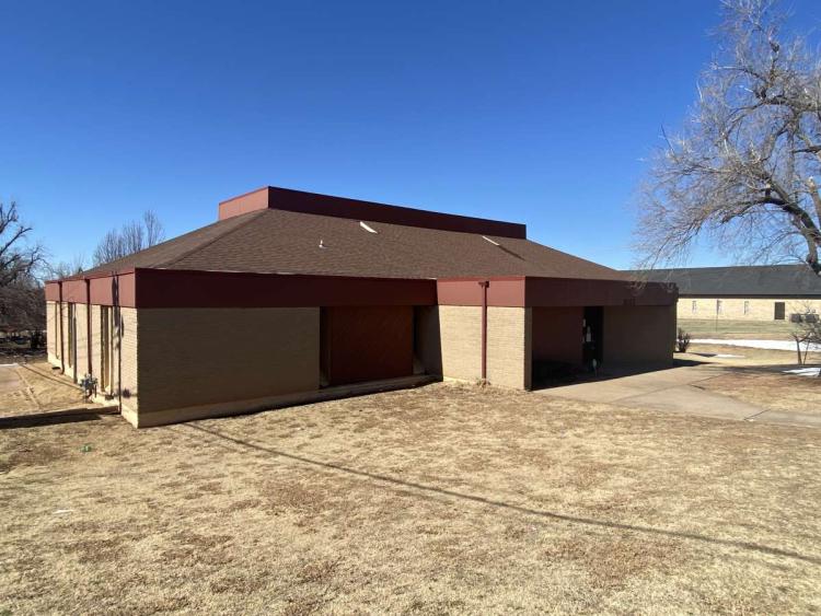 Office building for sale NE Oklahoma City, OK exterior photo