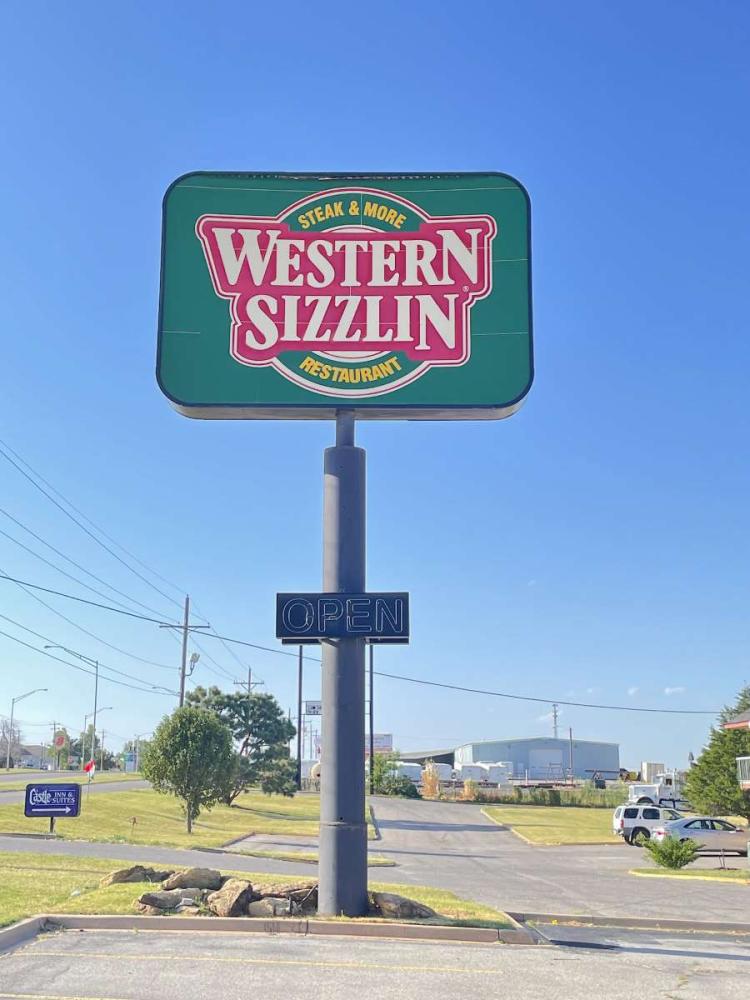 retail property for sale Chickasha, OK close up pylon