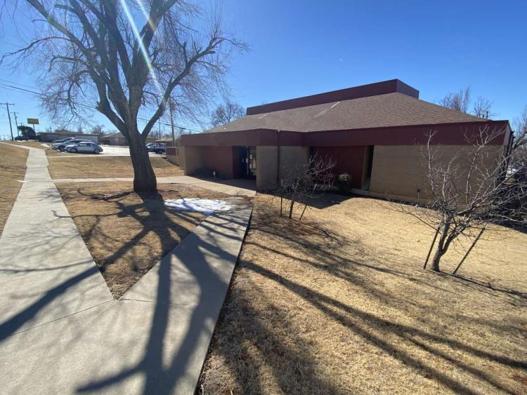 Office building for sale NE Oklahoma City, OK