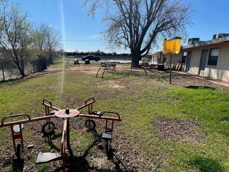 daycare facilty for sale south Oklahoma City, OK playground