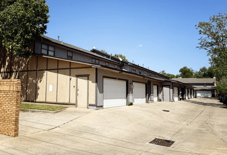 Rockwell Gardens - Exterior